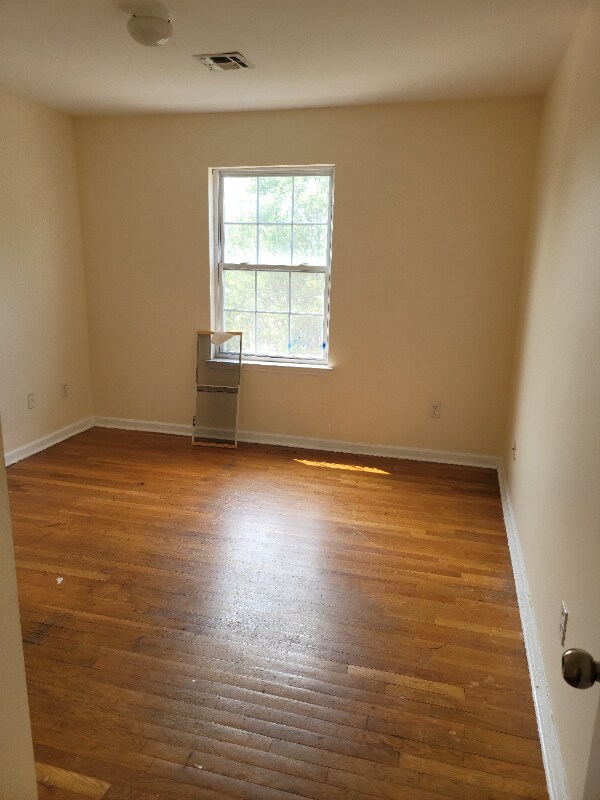 Foto del edificio - 469-471 Hawthorne Ave
