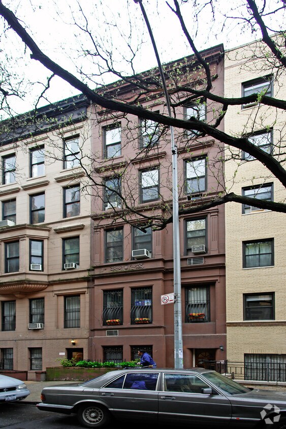 Foto del edificio - 18 W 87th St