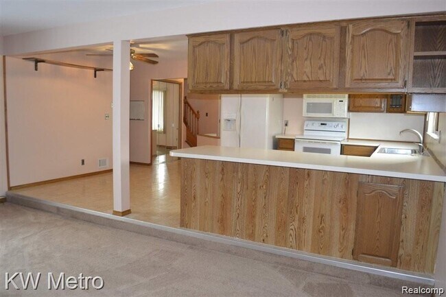 Building Photo - 1371 Peachtree Dr