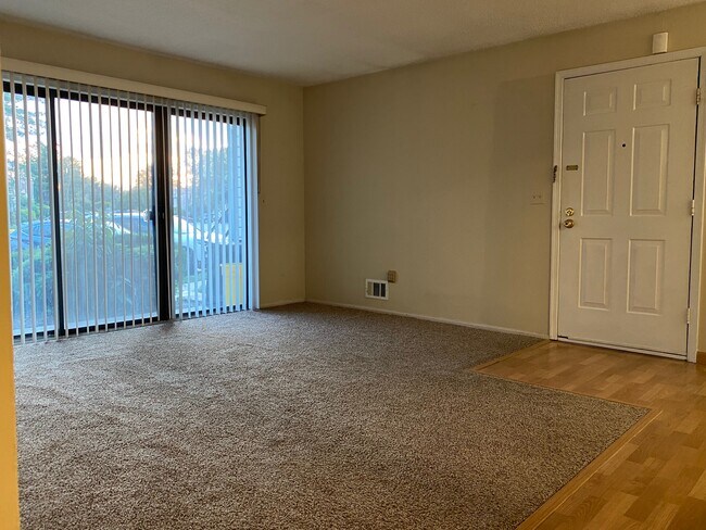 Foto del edificio - 312 Bromley Pl