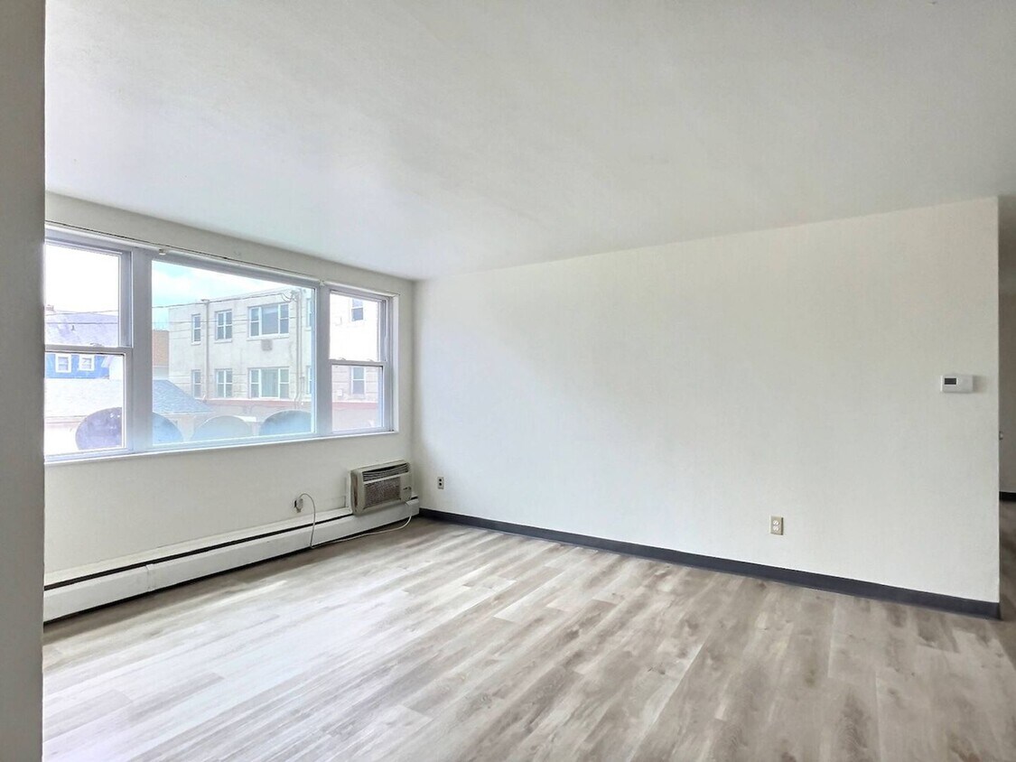 Building Photo - 150 8th St SW