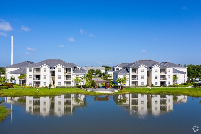 Building Photo - Evergreen Estero