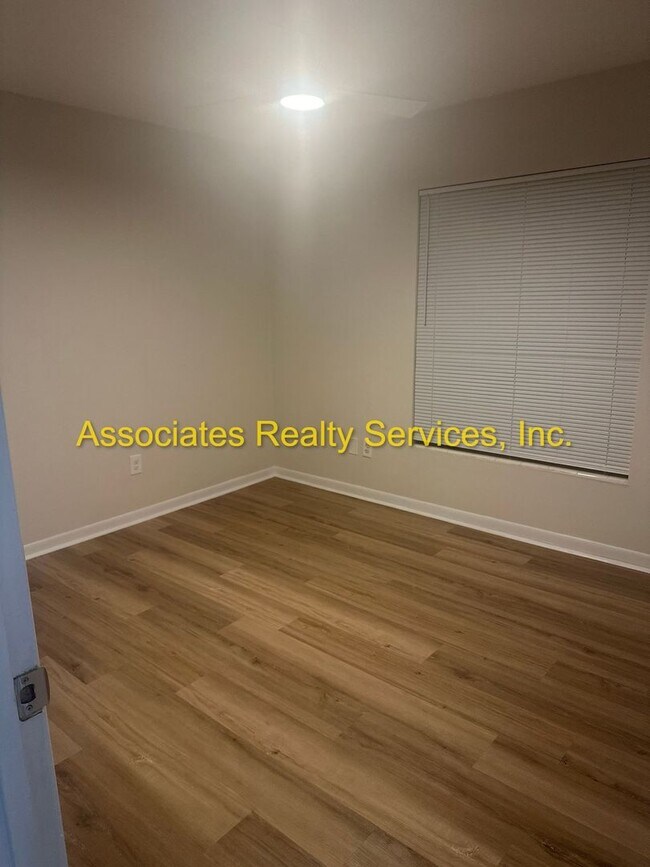 Foto del edificio - Remodeled 4BD/2BA Home with Den in Northwood!