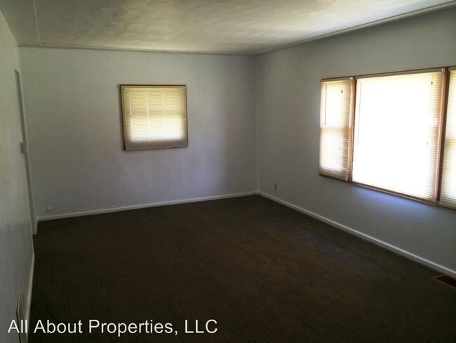 Building Photo - 3 br, 1 bath House - 2410 W 7th Street