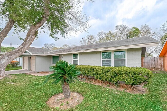 Foto del edificio - 4418 Knotty Oaks Trail