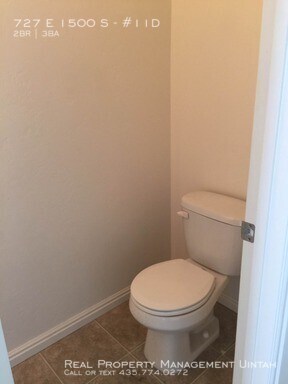 Building Photo - 2 bed 2.5 Bath Townhome in Sky Park II