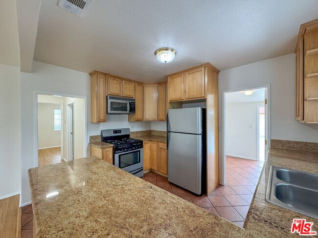 Foto del edificio - 4459 W 136th St