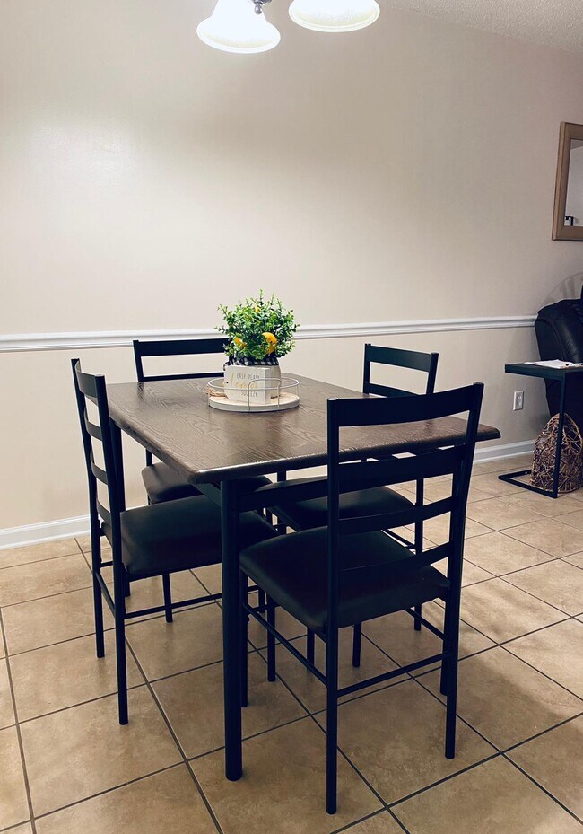 ÁREA DE COMEDOR - 120 Claremont Ave