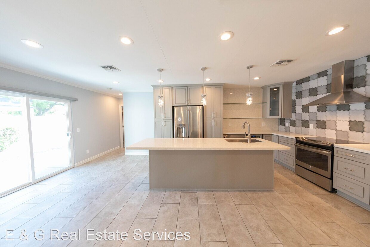 Foto principal - 3 br, 2 bath House - 4201 N 19th Pl