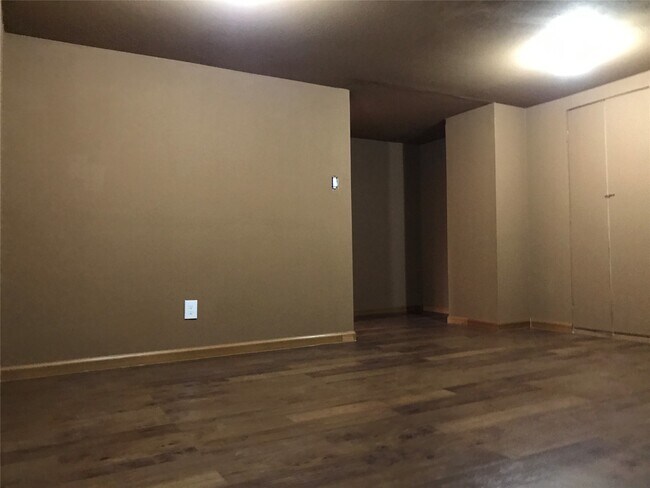 Foto del edificio - 5615 Winsome Ln