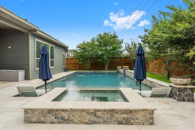 Building Photo - 31013 Sunfall Trail Ln