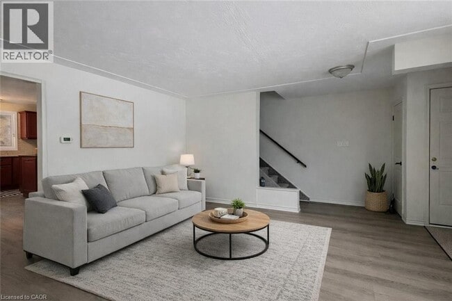 Building Photo - 125 Henry St