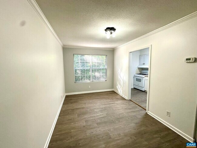 Foto del edificio - 2517 Hydraulic Rd