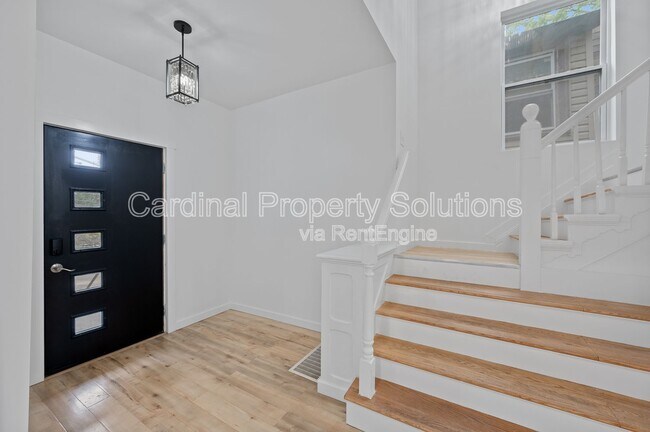 Building Photo - 433 Dorchester Ave