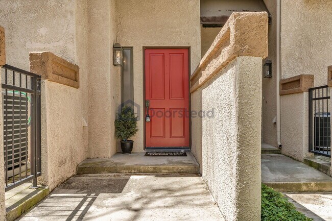 Building Photo - 1 Deerpath Pl