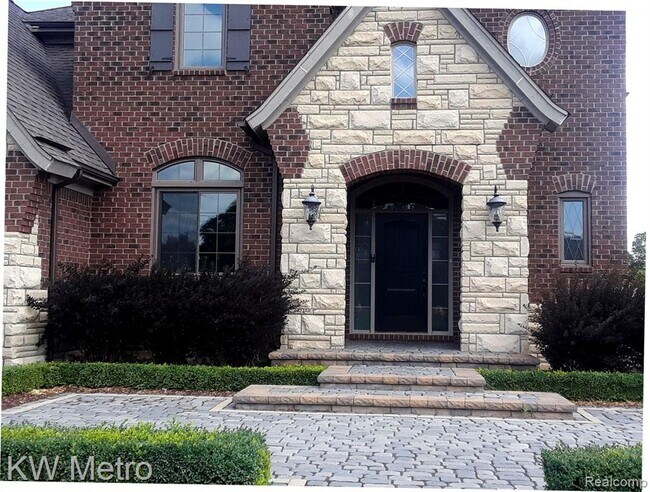 Building Photo - 2805 Invitational Dr