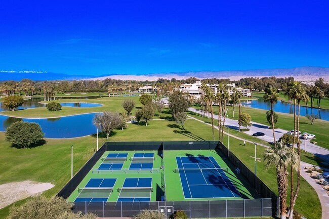 Foto del edificio - 900 Island Dr