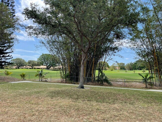 Building Photo - 4000 N Hills Dr