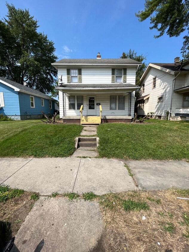 Primary Photo - 3 Bed Home - South Side Neighborhood