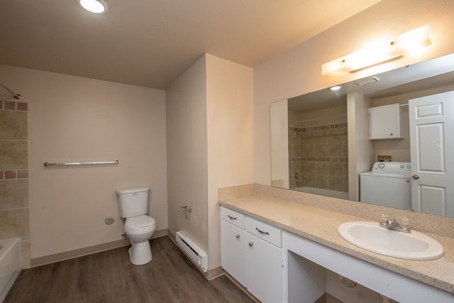 Cuarto de baño enormes - Alta Apartments.