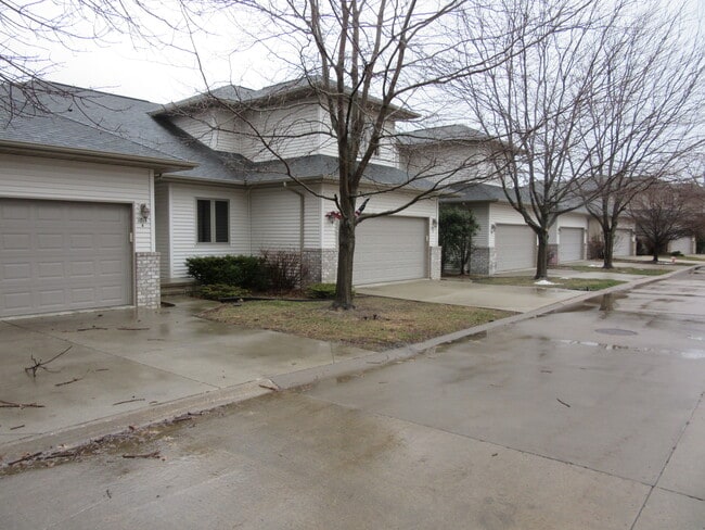 Building Photo - 1815 12th Ave