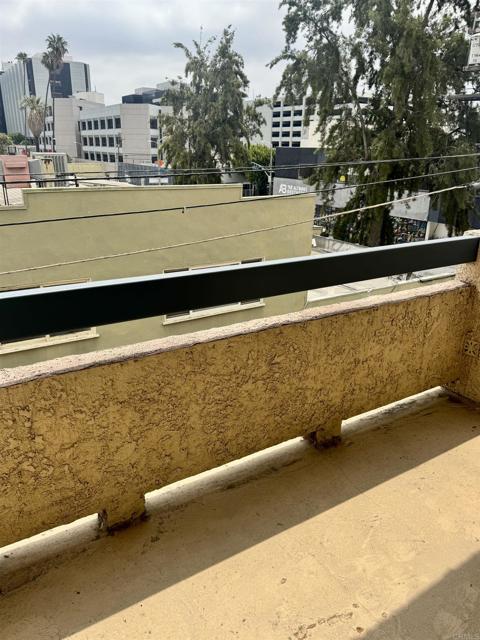 Foto del edificio - 100 N Clark Dr