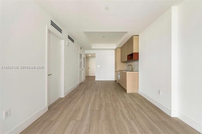Foto del edificio - 90 NE 32nd St
