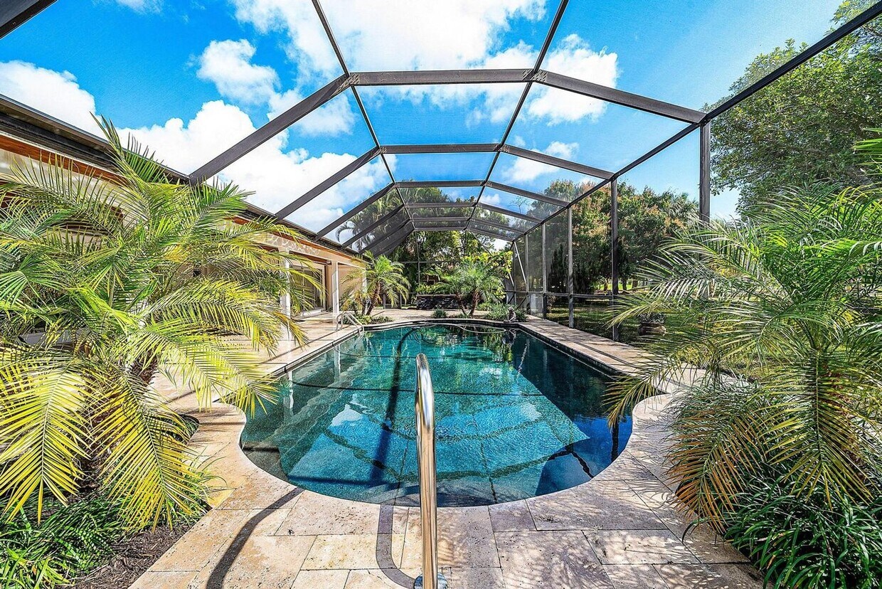 Photo - 417 N Country Club Drive, Atlantis, FL 33462
