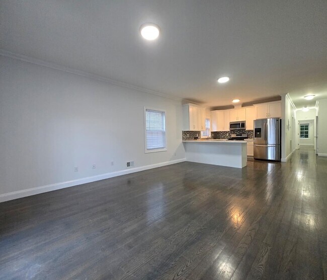 Building Photo - 144 Fulton Ave