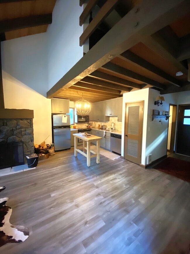 Foto del edificio - Furnished Cabin in Black Butte Ranch
