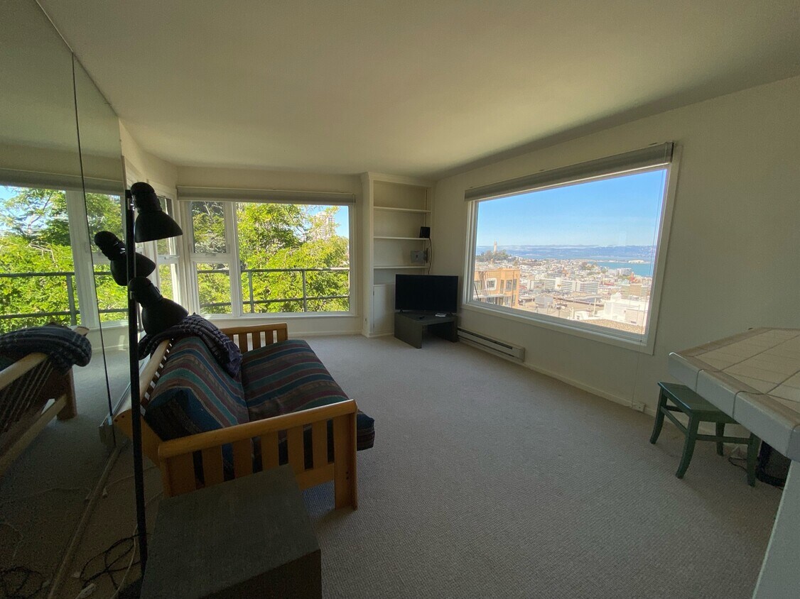 Living room - 1260 Clay St