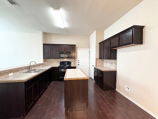 Building Photo - 284-286 Rosalie Dr