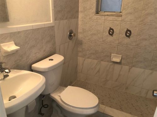 Foto del edificio - 2906 N 58th Ave