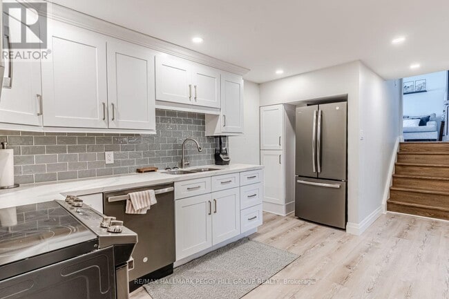 Building Photo - 20 Ottaway Ave