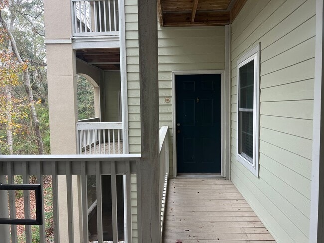 Building Photo - Lovely Condo with Updated Bathrooms and Private View - Summer House