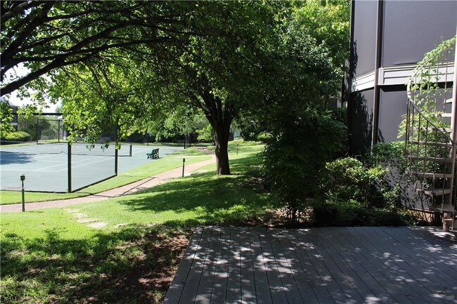 Foto del edificio - 108 World of Tennis Sq