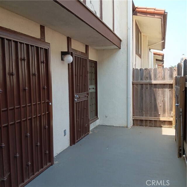 Foto del edificio - 17037 S Vermont Ave