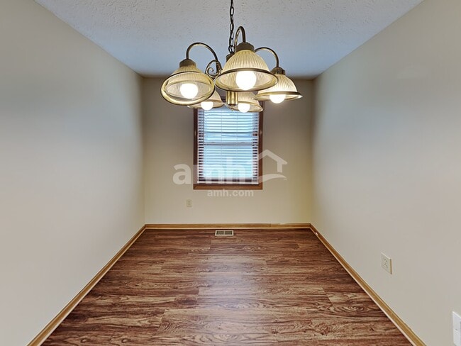 Building Photo - 105 Elmwood St