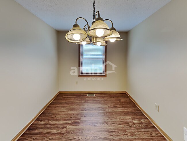 Foto del edificio - 105 Elmwood St