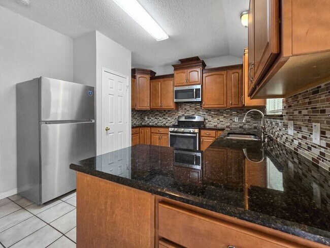 Foto del edificio - 687 Pryor Ct N