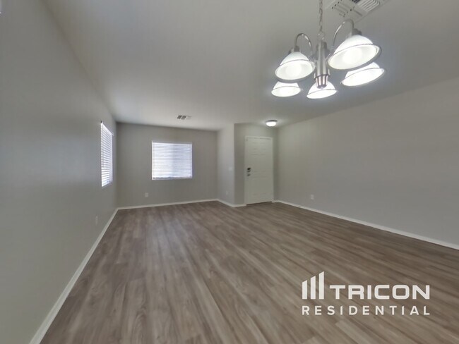 Foto del edificio - 12747 W Larkspur Rd