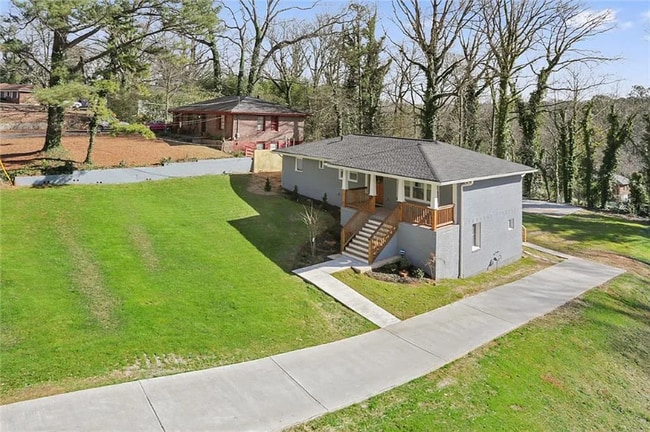 Building Photo - 2739 Flagstone Dr SE