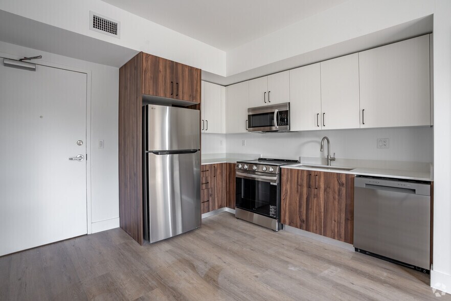 Aventura Quattro - 2479 Northeast 192 Street Miami, FL 33180
