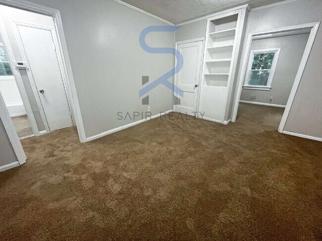 Building Photo - Move in before December 15th and get $100 OFF your rent for the first 3 months — PLUS a $250 Amaz...