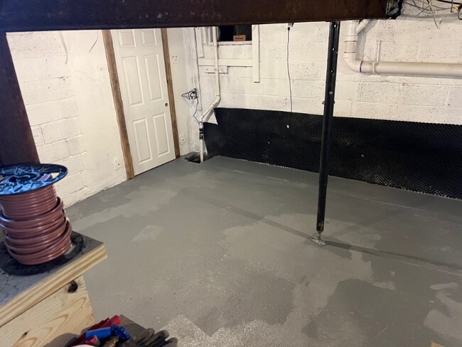 Foto del edificio - 200 Maple Rd