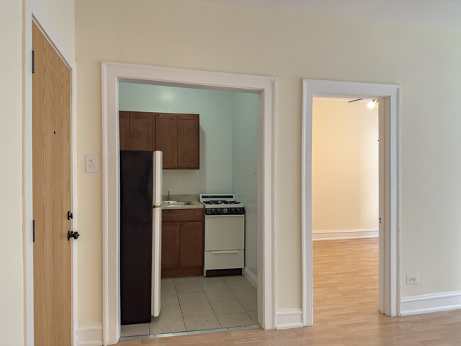 Foto del edificio - 4854 N Damen Ave