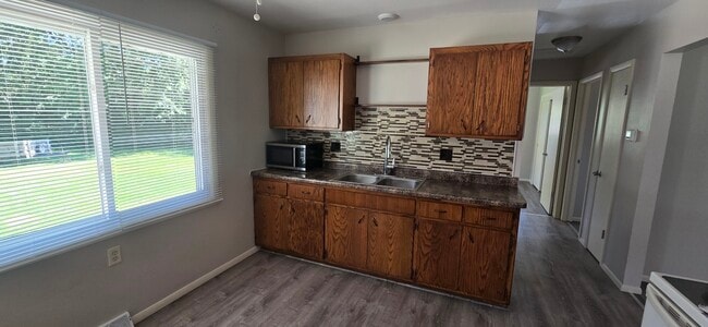 Building Photo - 270 S Riverside Dr