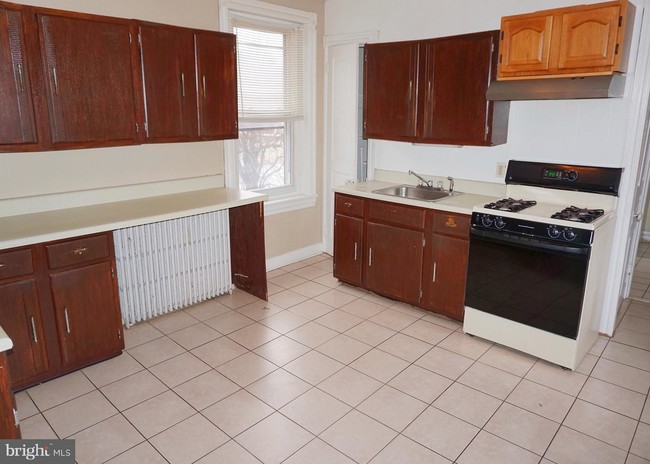 Building Photo - 30 E Goepp St