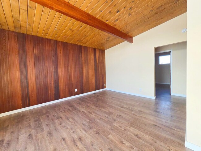 Building Photo - 8820 Meadowlark Rd NW