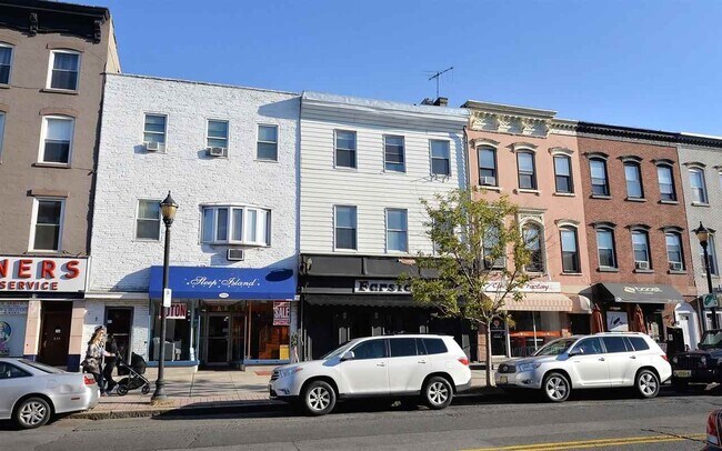 Building Photo - 531 Washington St